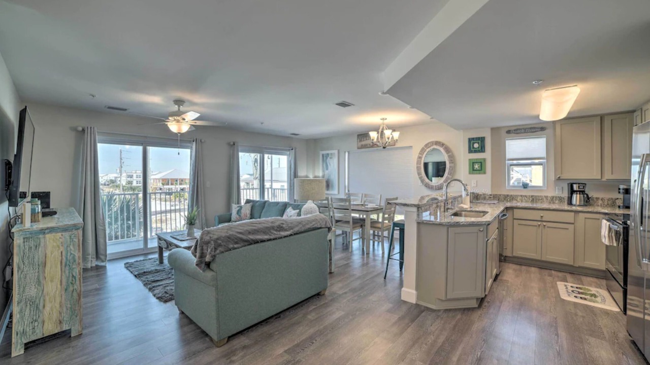 Photo of Livingroom in Mexico Beach