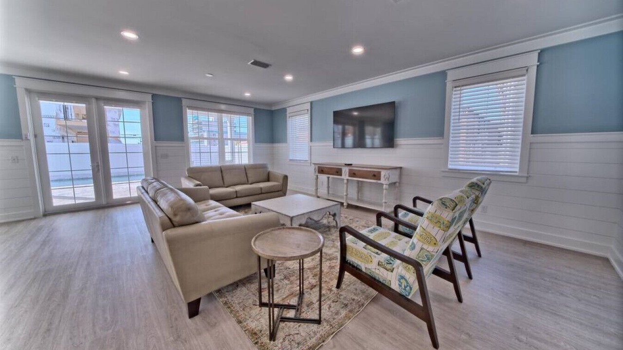 Photo of Livingroom in Bid-a-wee Beach