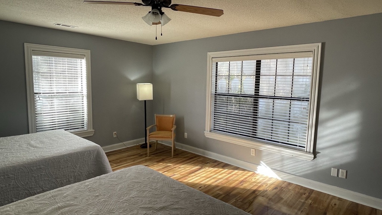 Photo of Bedroom in Eastpoint