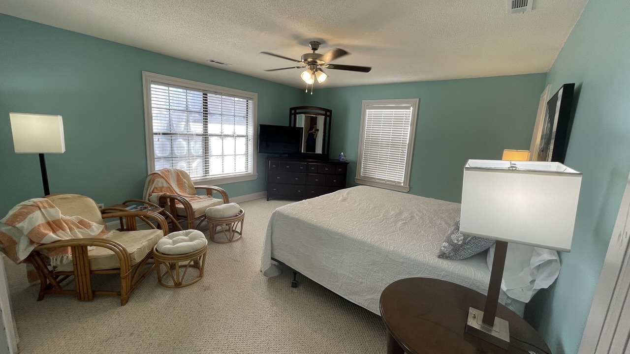 Photo of Bedroom in Eastpoint