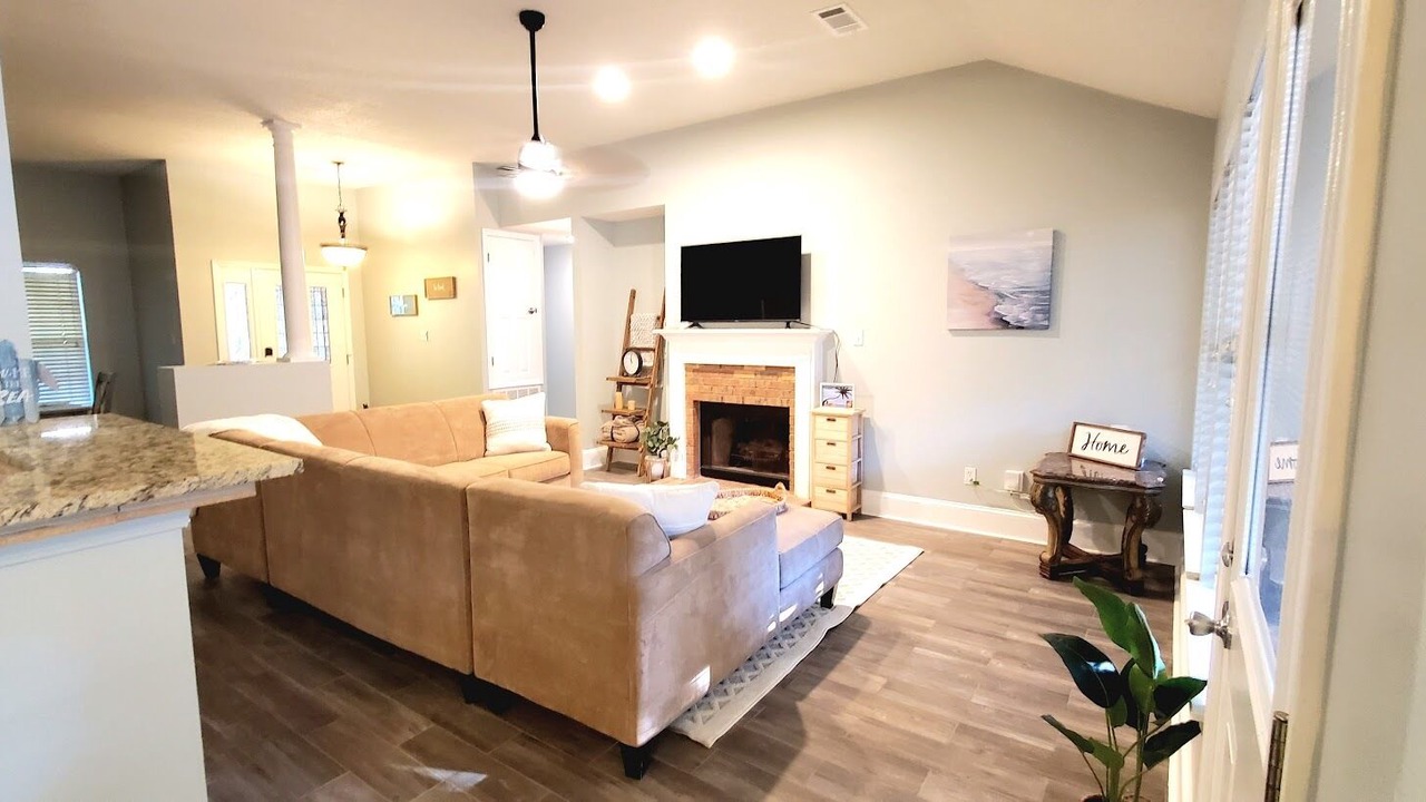 Photo of Livingroom in Gulf Park Estates