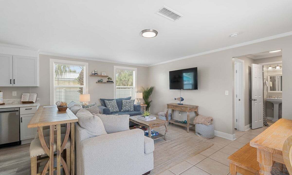 Photo of Livingroom in Bid-a-wee Beach