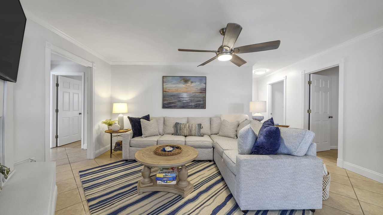 Photo of Livingroom in Bid-a-wee Beach