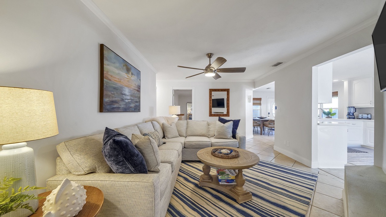 Photo of Livingroom in Bid-a-wee Beach