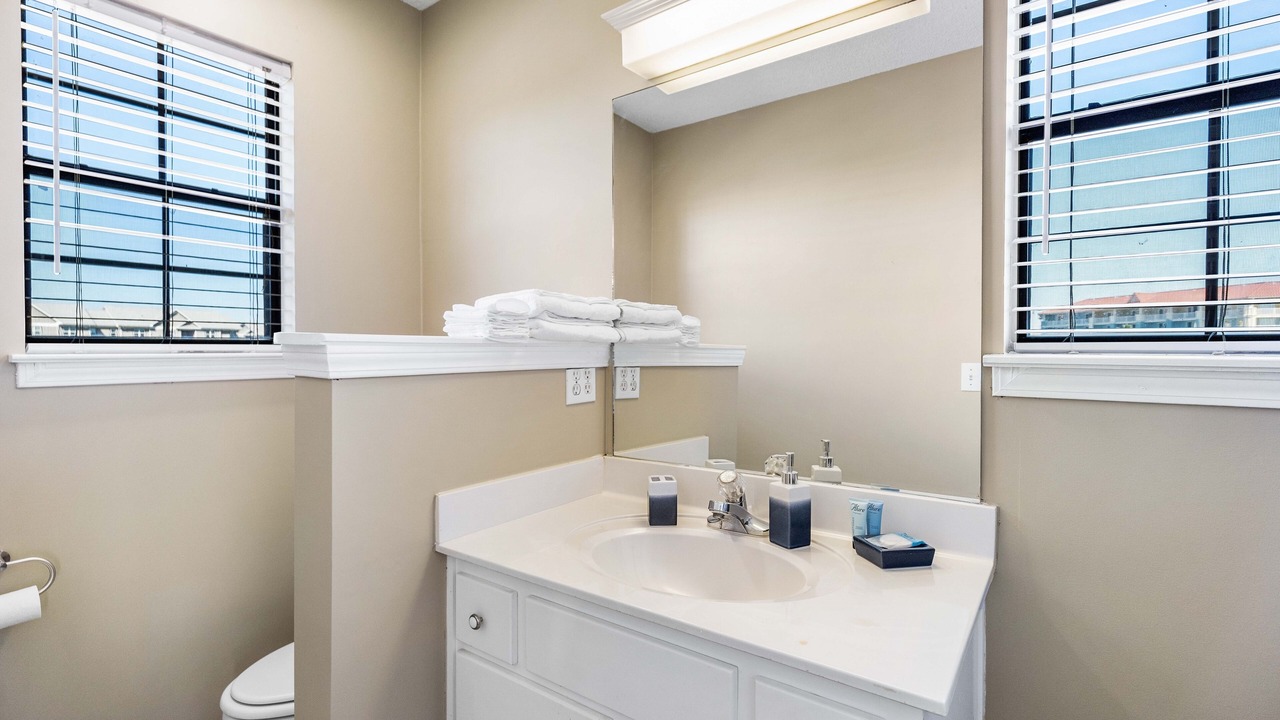 Photo of Bathroom in Summer Breeze