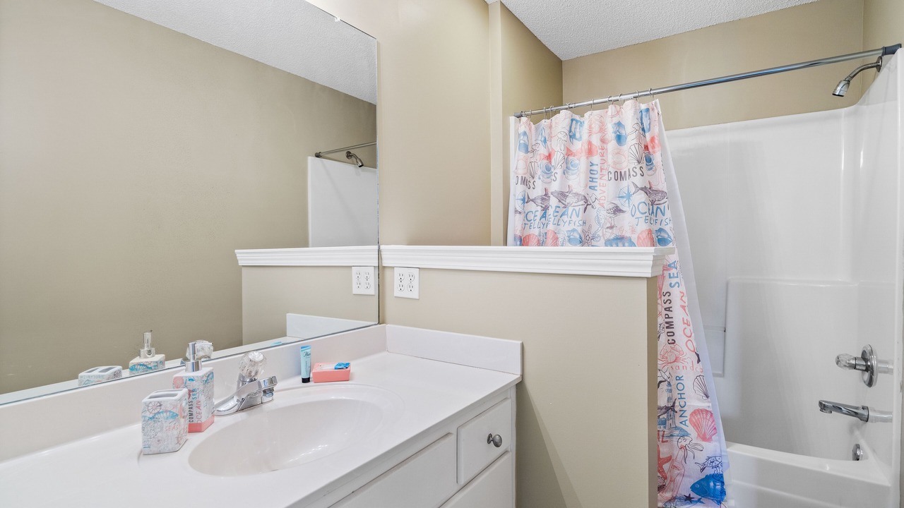Photo of Bathroom in Summer Breeze
