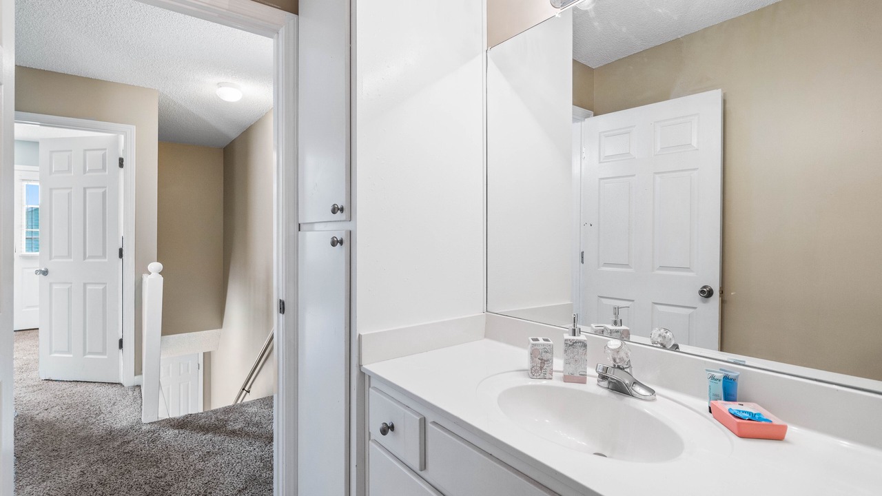 Photo of Bathroom in Summer Breeze
