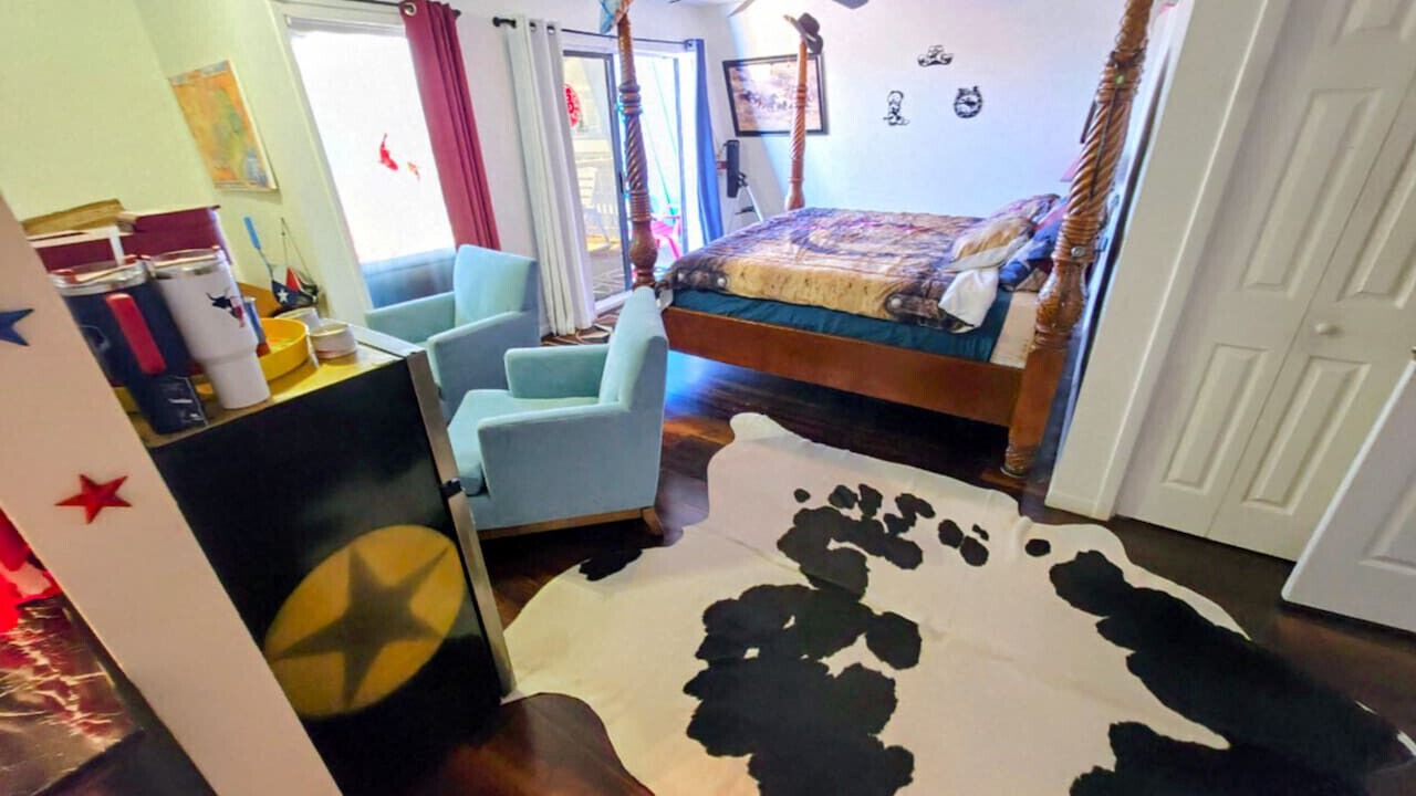 Photo of Bedroom in Nassau Bay