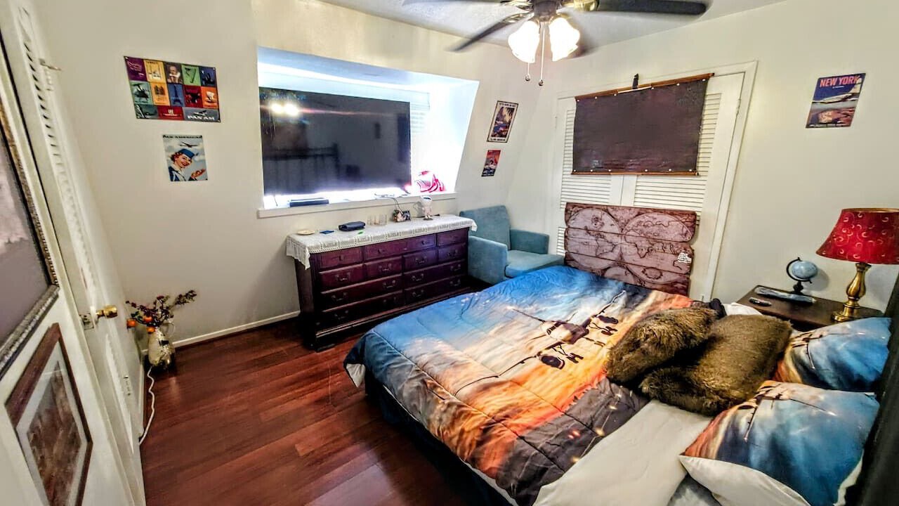 Photo of Bedroom in Nassau Bay
