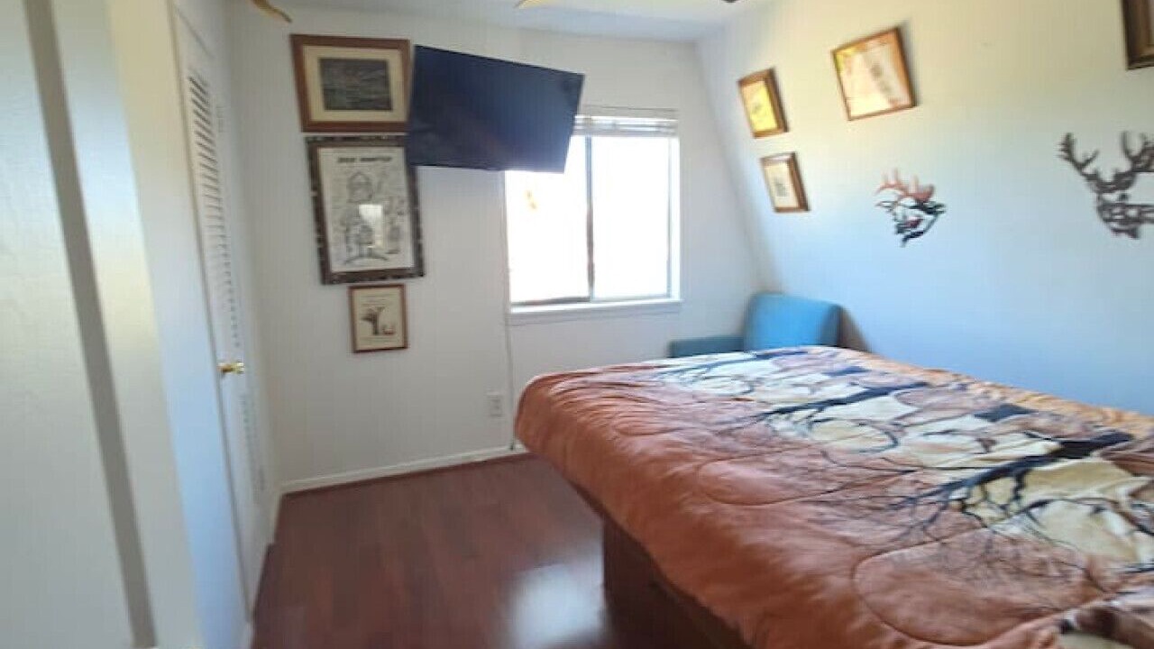 Photo of Bedroom in Nassau Bay
