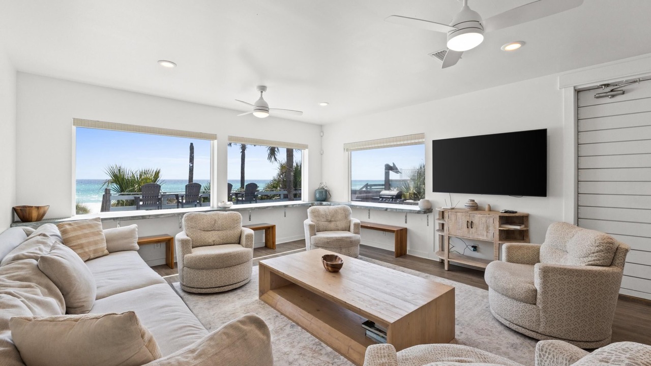 Photo of Livingroom in Bahama Beach