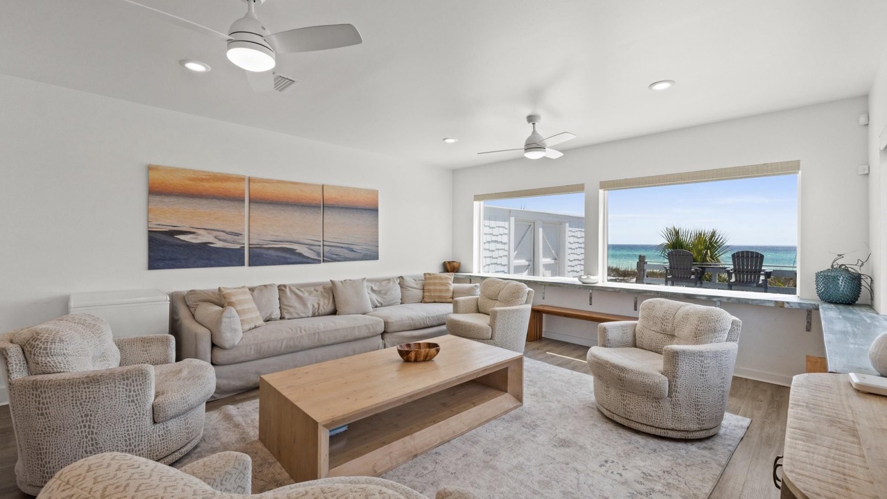 Photo of Livingroom in Bahama Beach