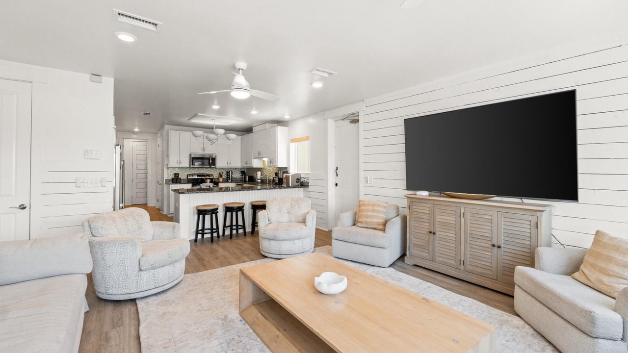 Photo of Livingroom in Bahama Beach