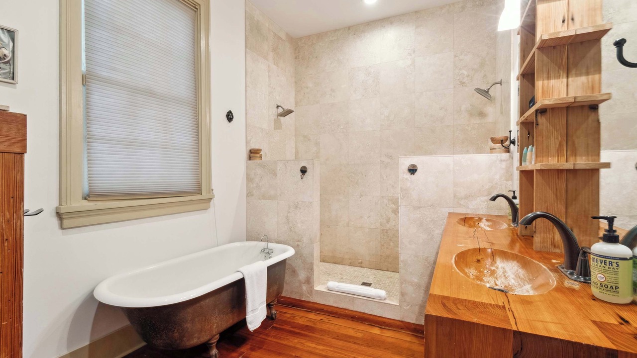 Photo of Bathroom in Seventh Ward