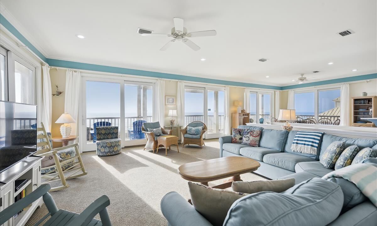 Photo of Livingroom in Sea Palm Village