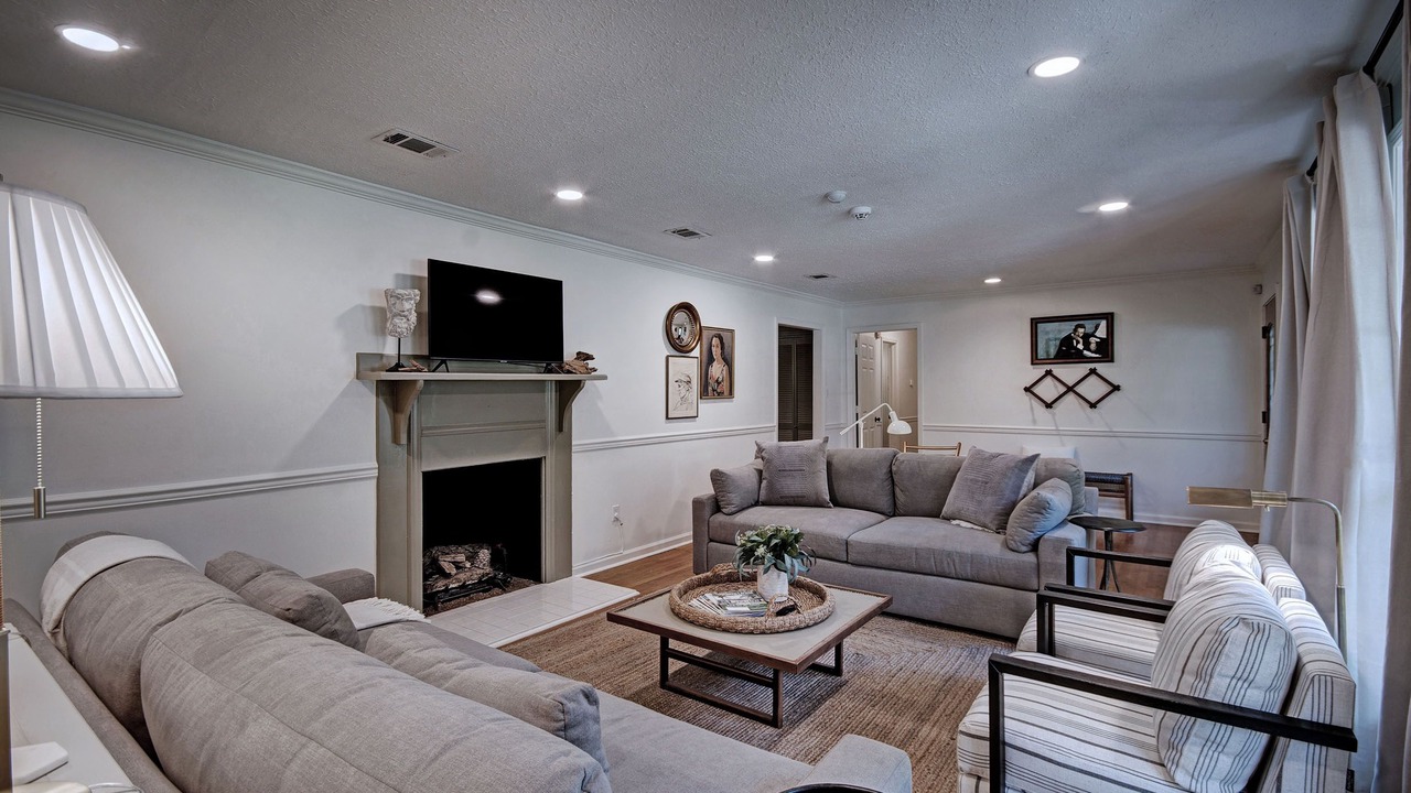 Photo of Bedroom in Fondren