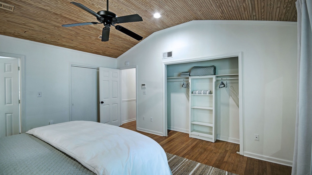 Photo of Bedroom in Fondren