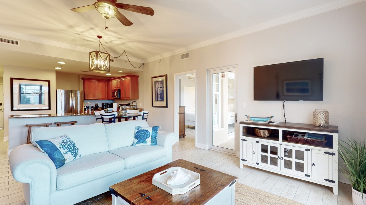Photo of Livingroom in Upper Grand Lagoon