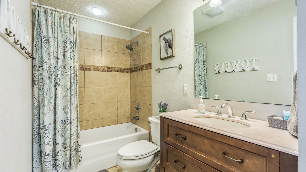 Photo of Bathroom in Jamaica Beach
