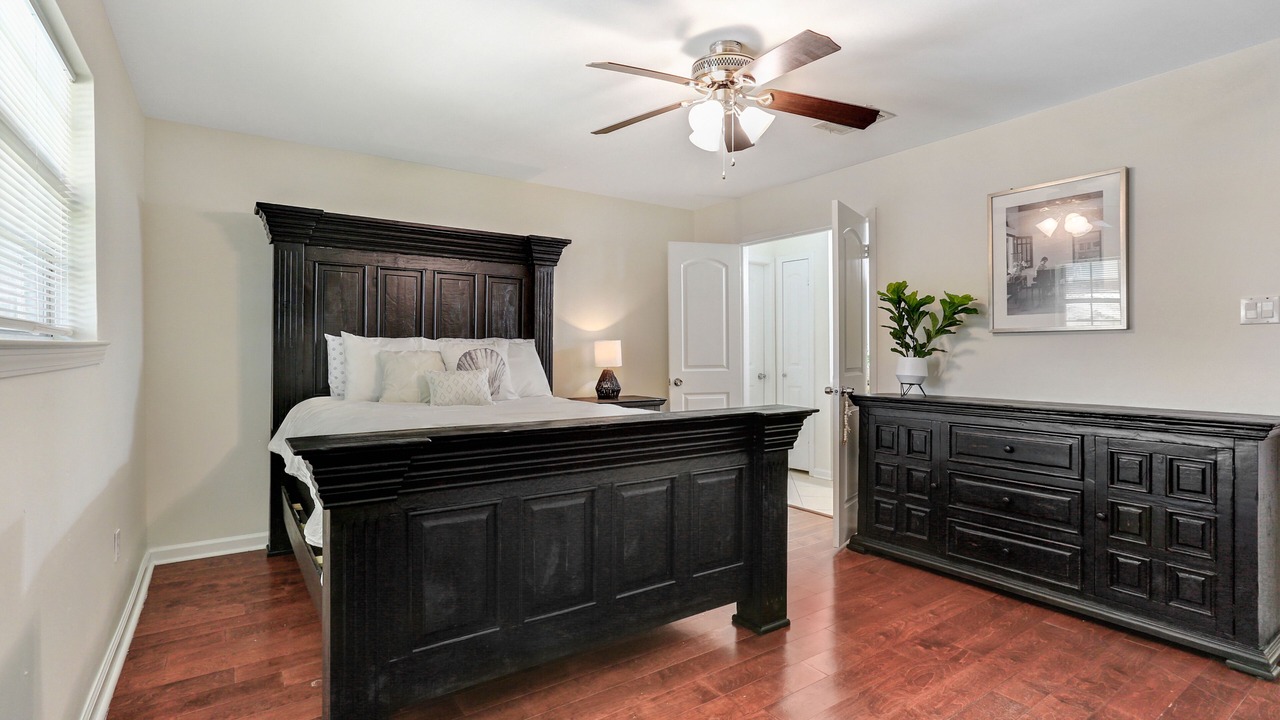 Photo of Bedroom in Little Woods