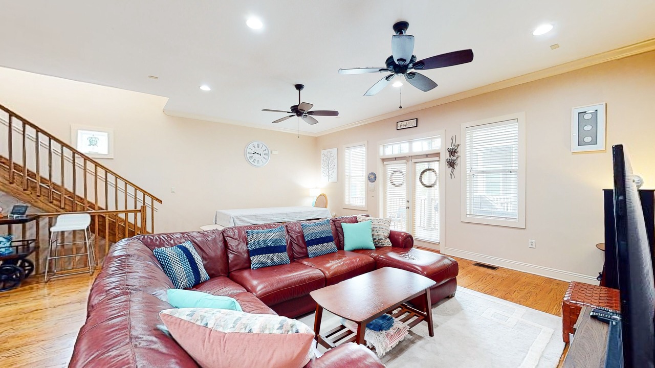 Photo of Livingroom in Crescent Beach