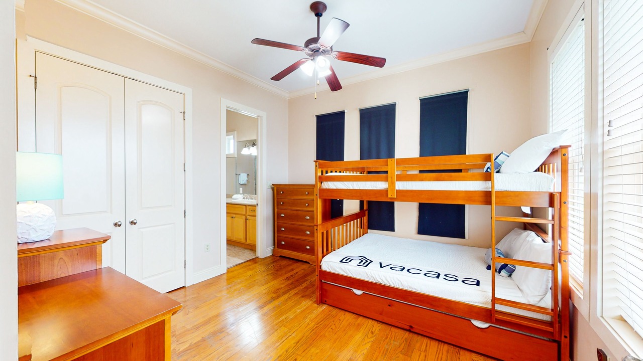 Photo of Bedroom in Crescent Beach