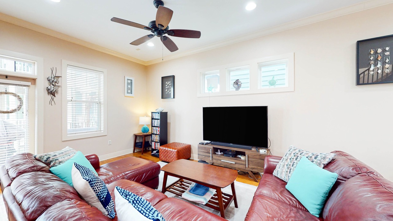 Photo of Livingroom in Crescent Beach