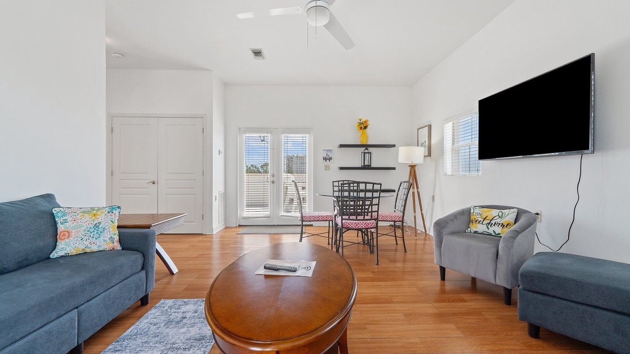 Photo of Livingroom in Ono Island