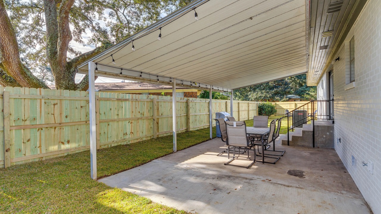 Photo of Outdoor in Myrtle Grove