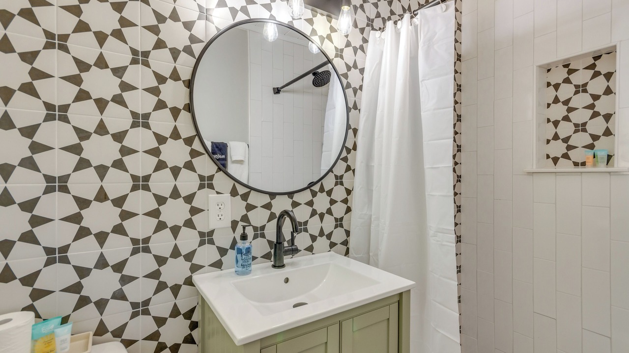 Photo of Bathroom in Myrtle Grove