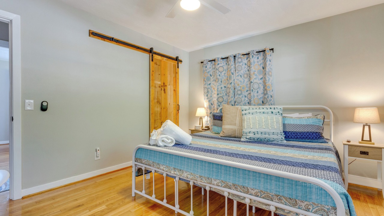 Photo of Bedroom in Myrtle Grove
