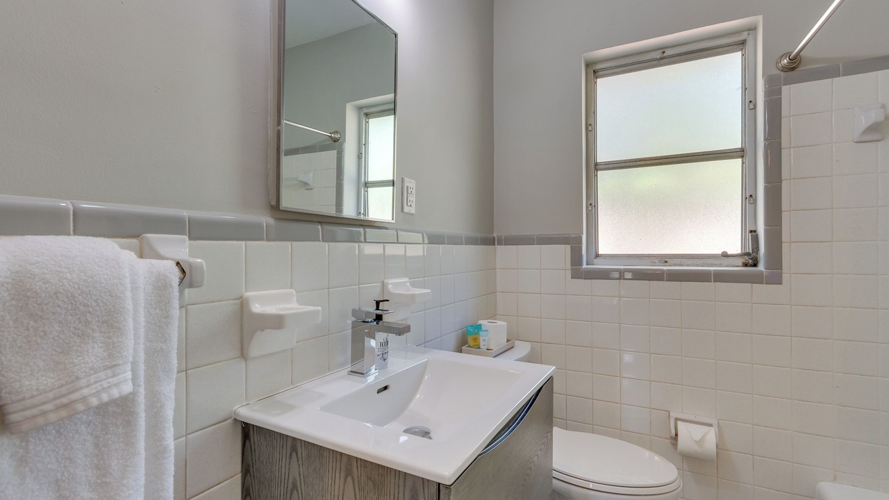 Photo of Bathroom in Myrtle Grove