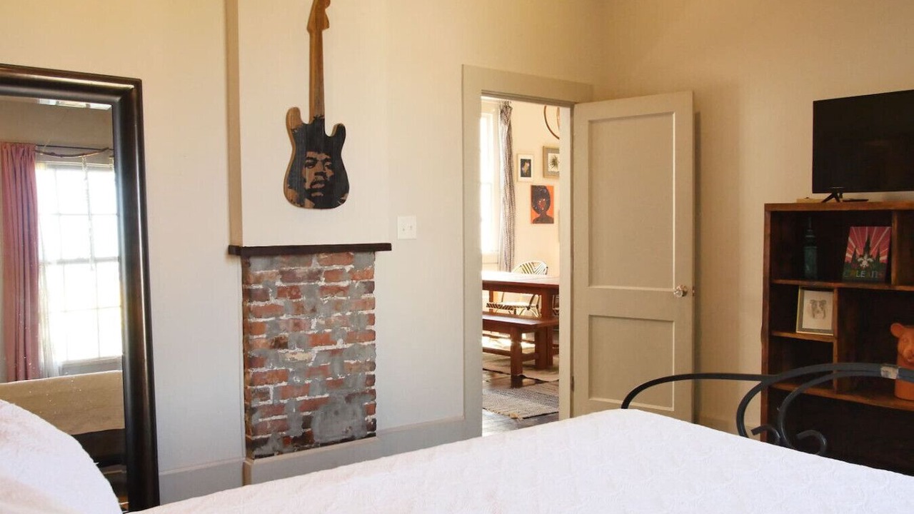 Photo of Bedroom in Holy Cross District