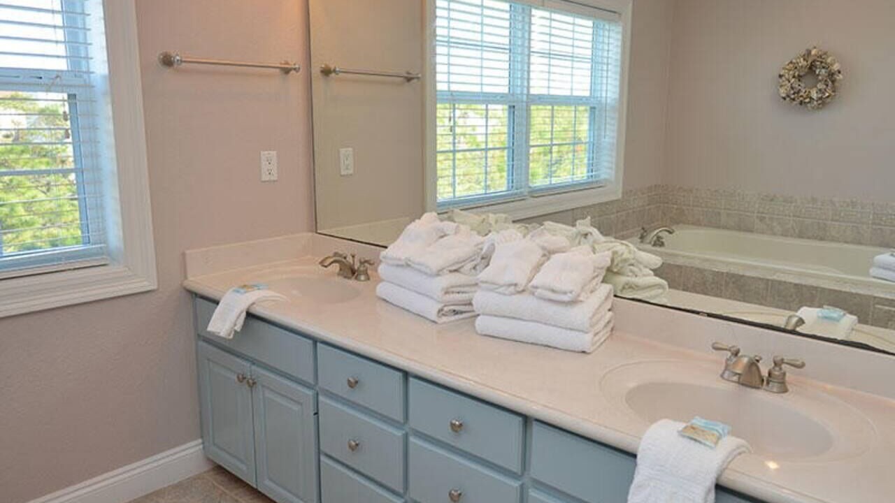 Photo of Bathroom in Plantation