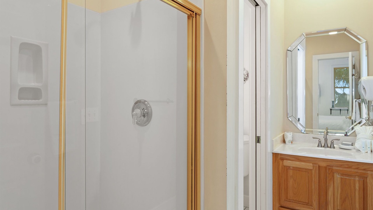 Photo of Bathroom in Crystal Shores