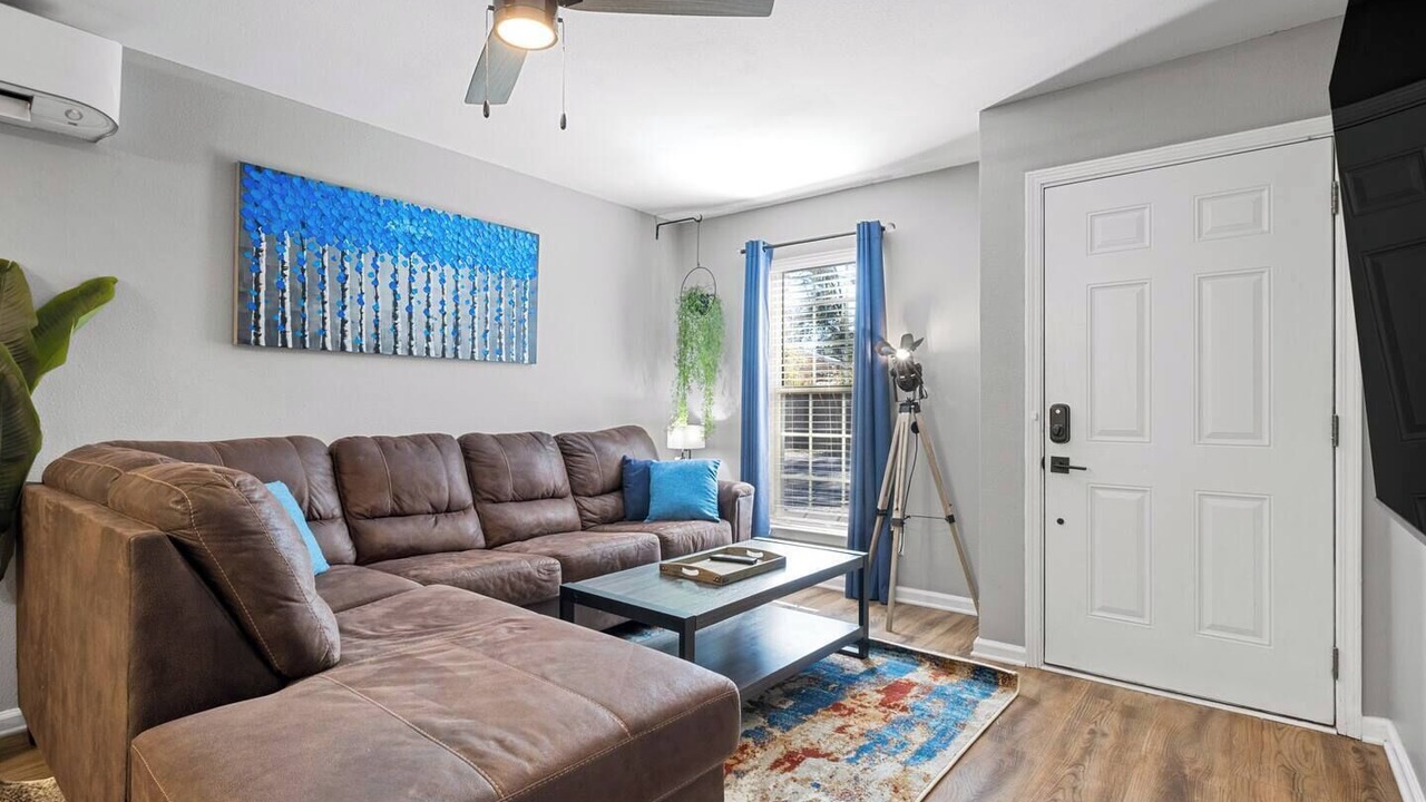 Photo of Livingroom in Northeast Pensacola