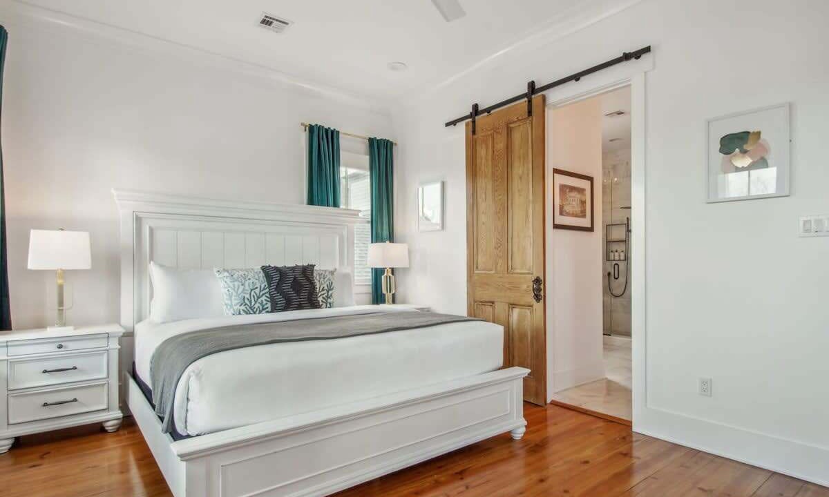 Photo of Bathroom in Algiers Point