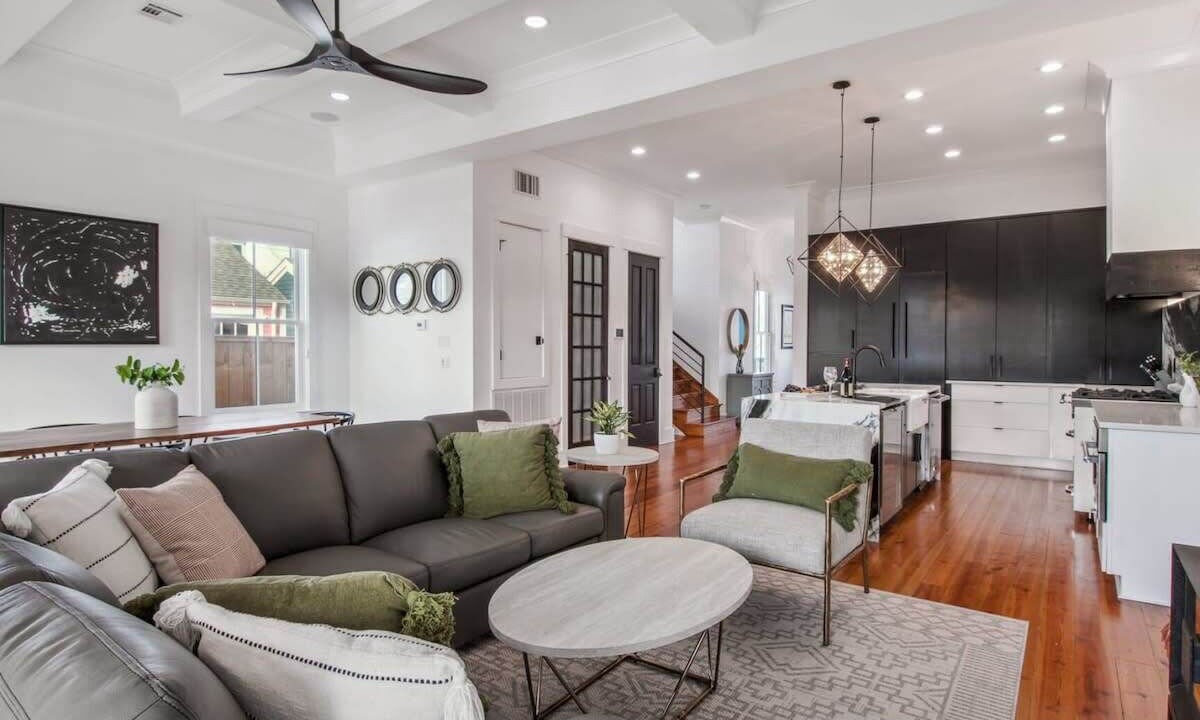 Photo of Livingroom in Algiers Point