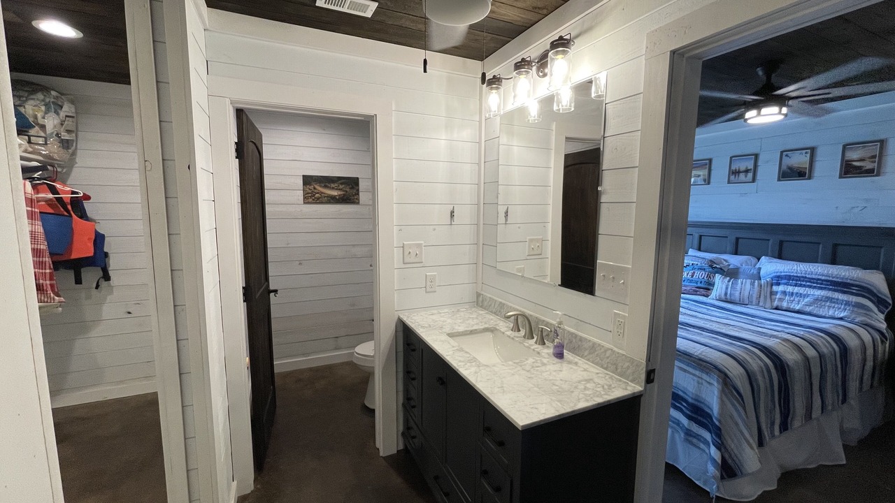Photo of Bathroom in Double Springs