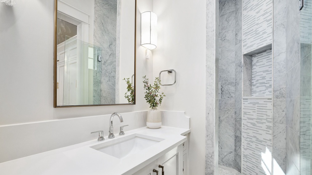 Photo of Bathroom in Seawalk Circle