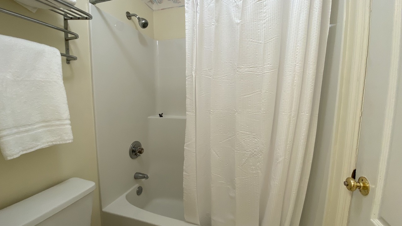 Photo of Bathroom in Summer Breeze