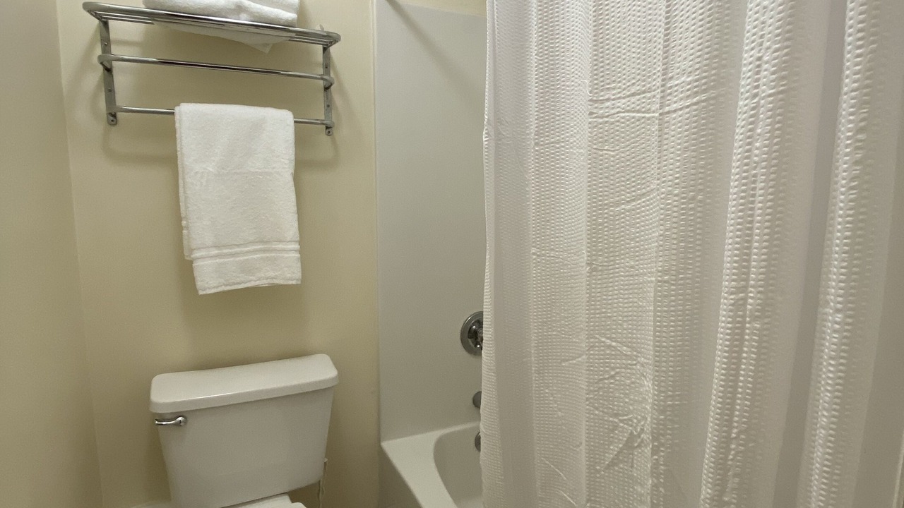 Photo of Bathroom in Summer Breeze