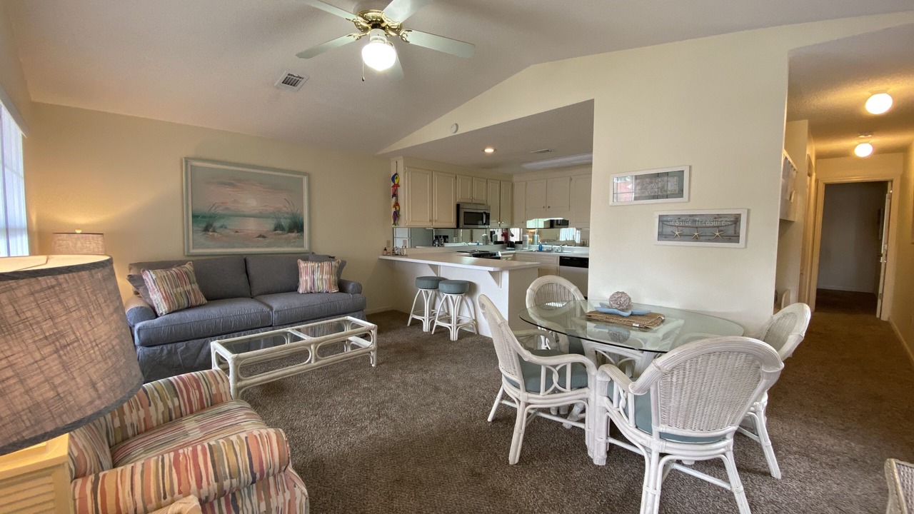 Photo of Livingroom in Summer Breeze