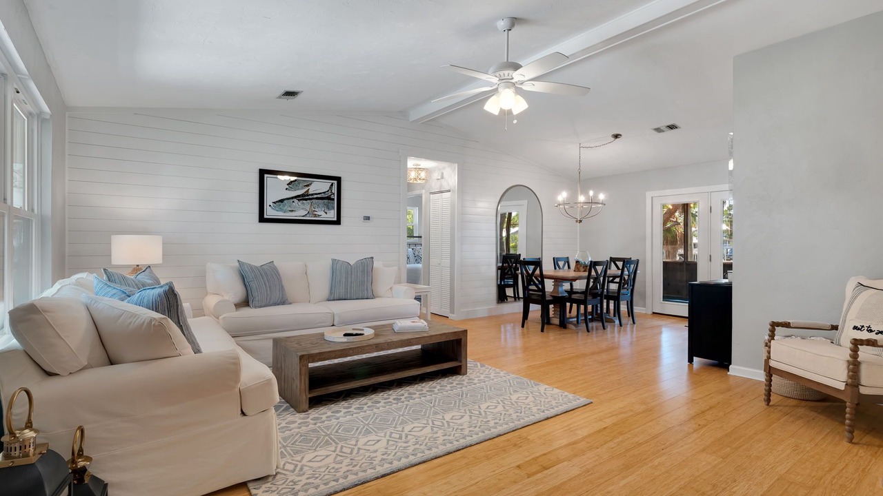 Photo of Livingroom in Alligator Point
