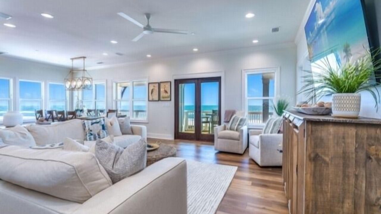 Photo of Livingroom in Mexico Beach