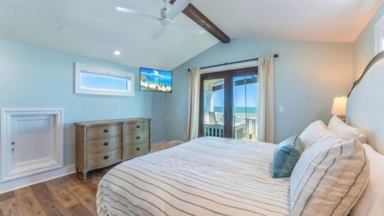 Photo of Bedroom in Mexico Beach