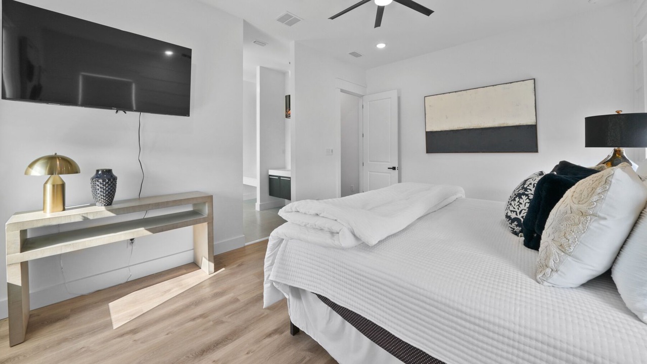 Photo of Bedroom in Laguna Beach Estates