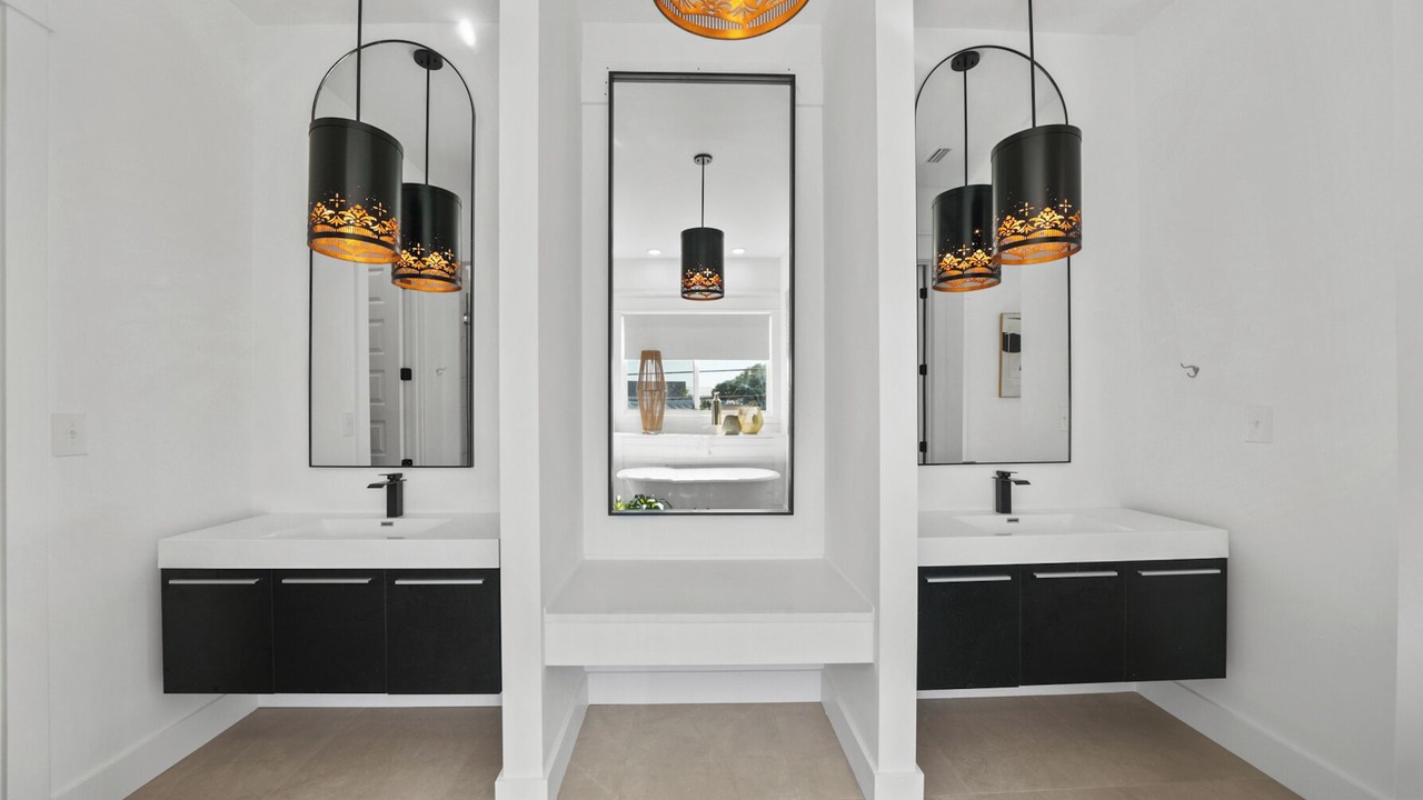 Photo of Bathroom in Laguna Beach Estates