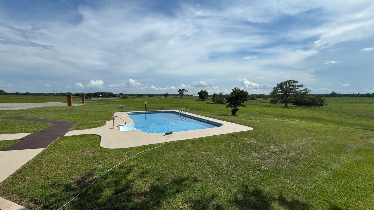 Photo of Outdoor in McNeill