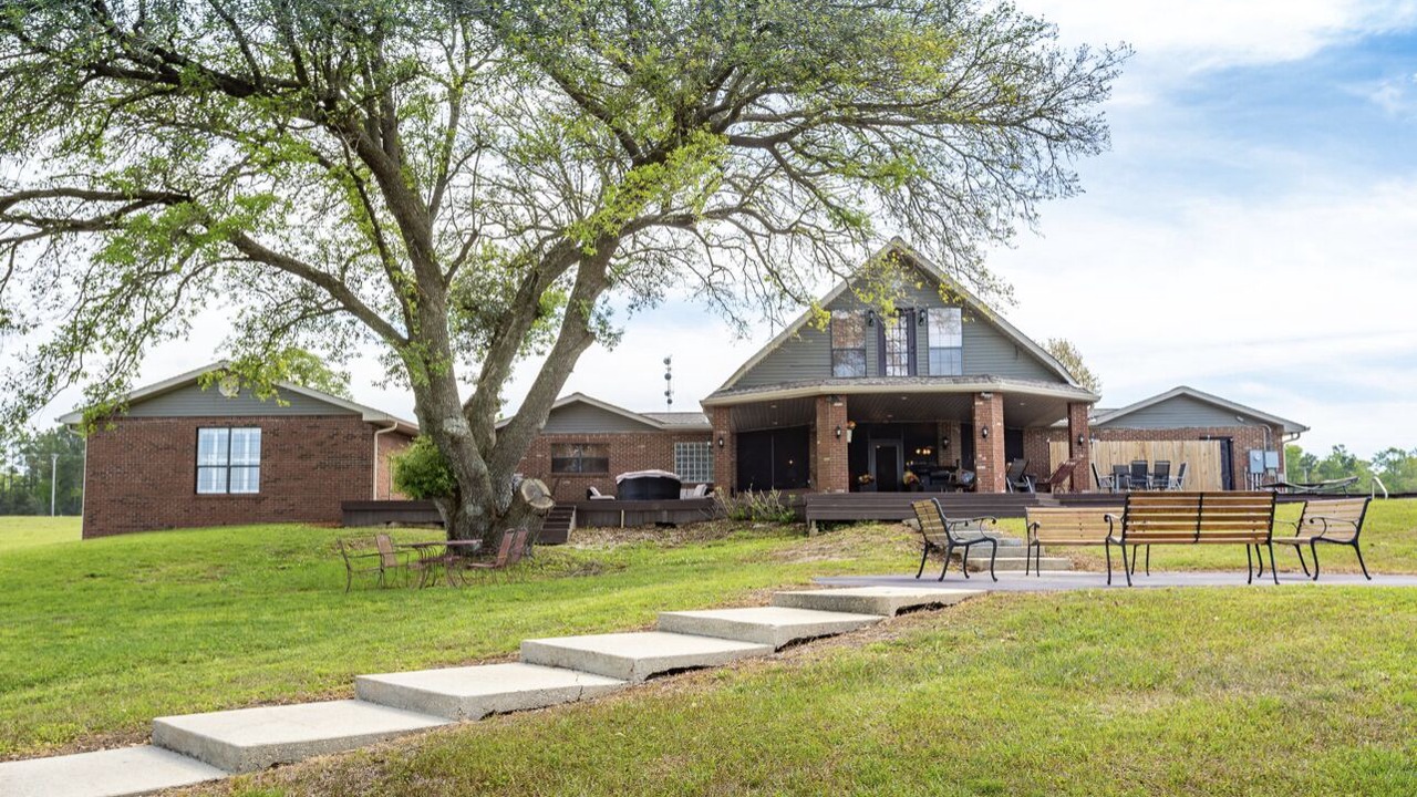 Photo of Outdoor in McNeill